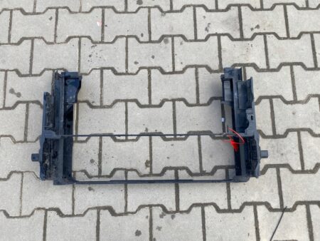 BMW 7 F01 F02 5 F10 F11 Radiator housing for mounting on calandra 7804617